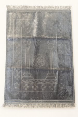 tapis gris velouté