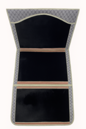 tapis noir avec dossier